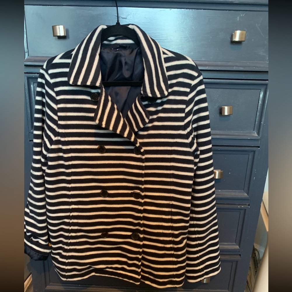 Land’s End navy & white flannel jacket size L in like new condition